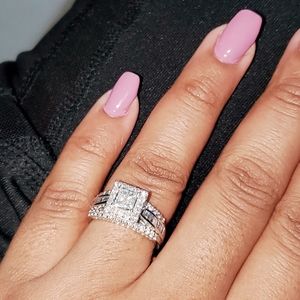 1C.T diamond 14k white gold engagement ring!